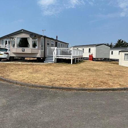 Beautiful Caravan In Trecco Bay! 74 Sycomore Бридженд Экстерьер фото