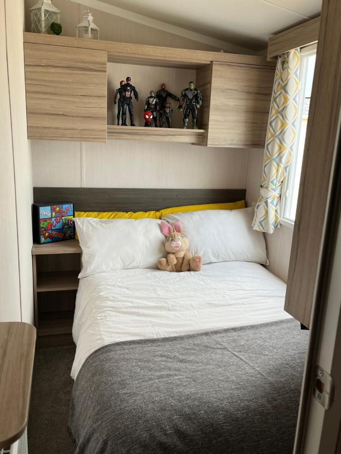 Beautiful Caravan In Trecco Bay! 74 Sycomore Бридженд Экстерьер фото