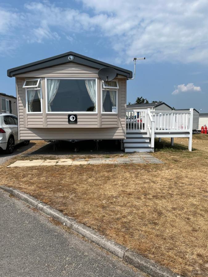 Beautiful Caravan In Trecco Bay! 74 Sycomore Бридженд Экстерьер фото